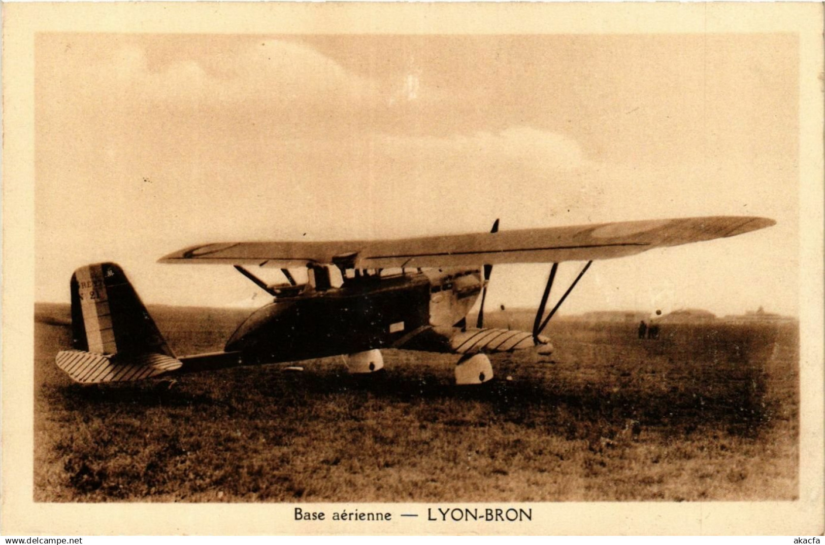 CPA Base-Aerienne - LYON-Bron (368128)