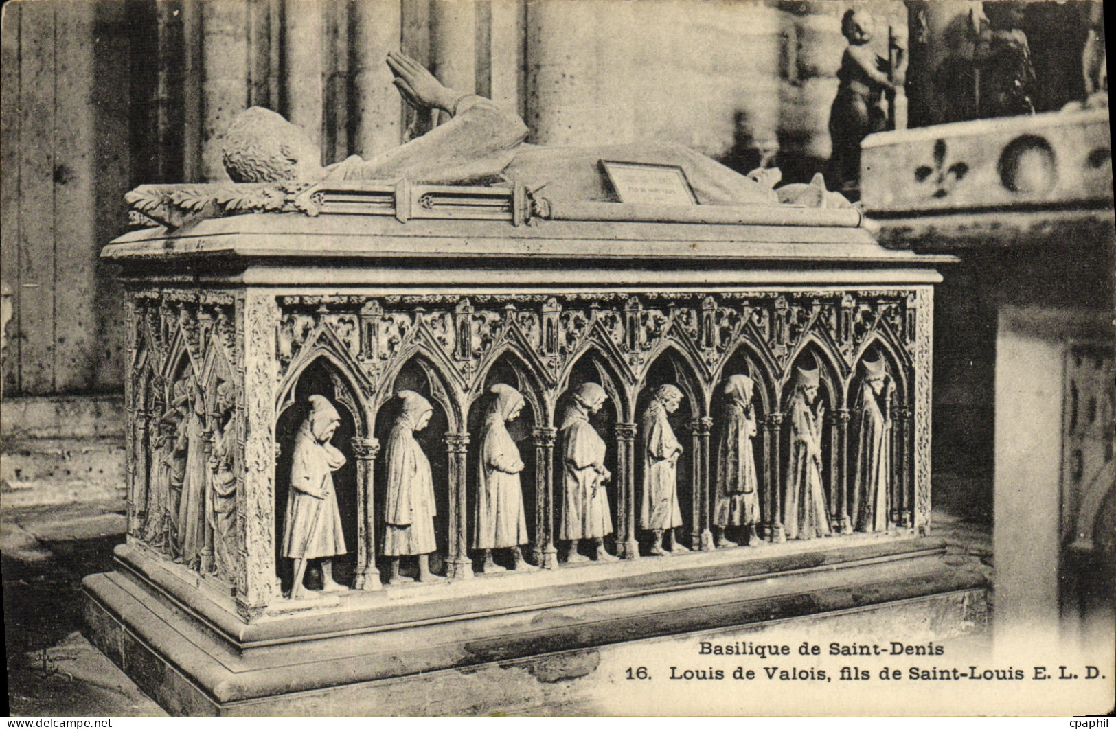 CPA Basilique de Saint Denis Louis de Valois fils de Saint Louis