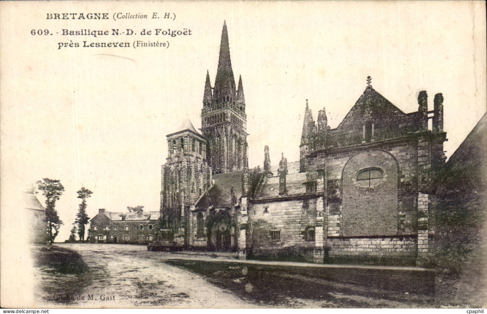 CPA Basilique ND de Folgoet pres Lesneven