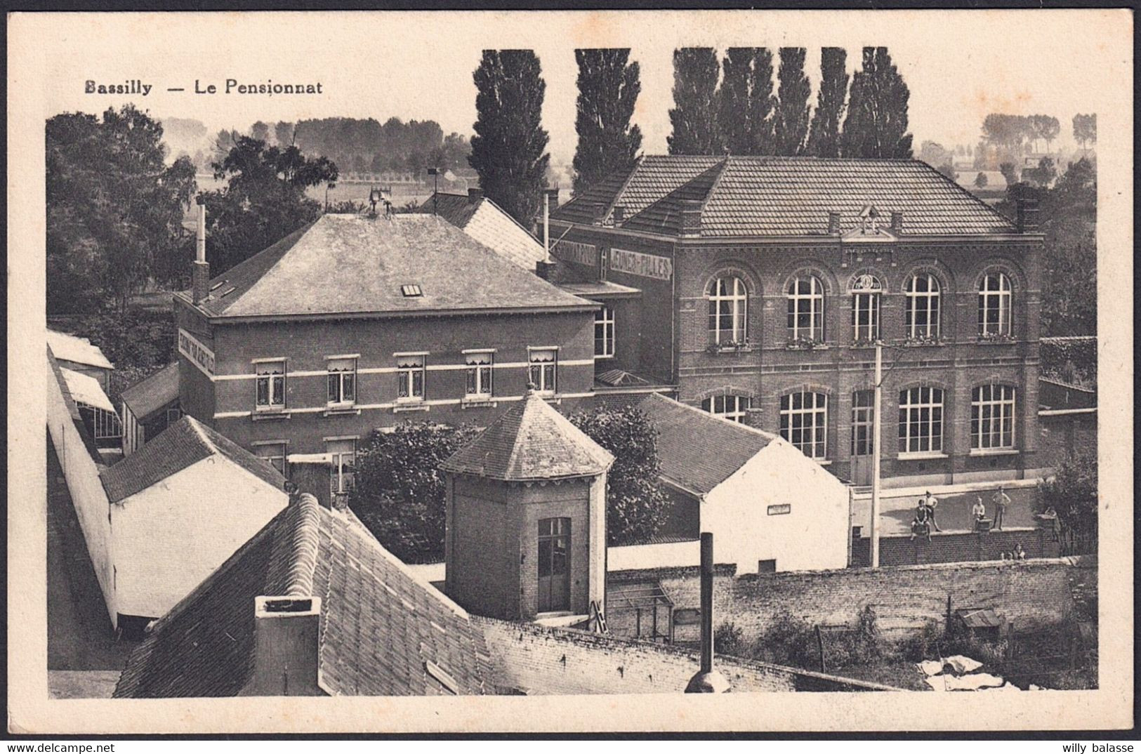 +++ CPA - BASSILY - Silly - Le Pensionnat  //