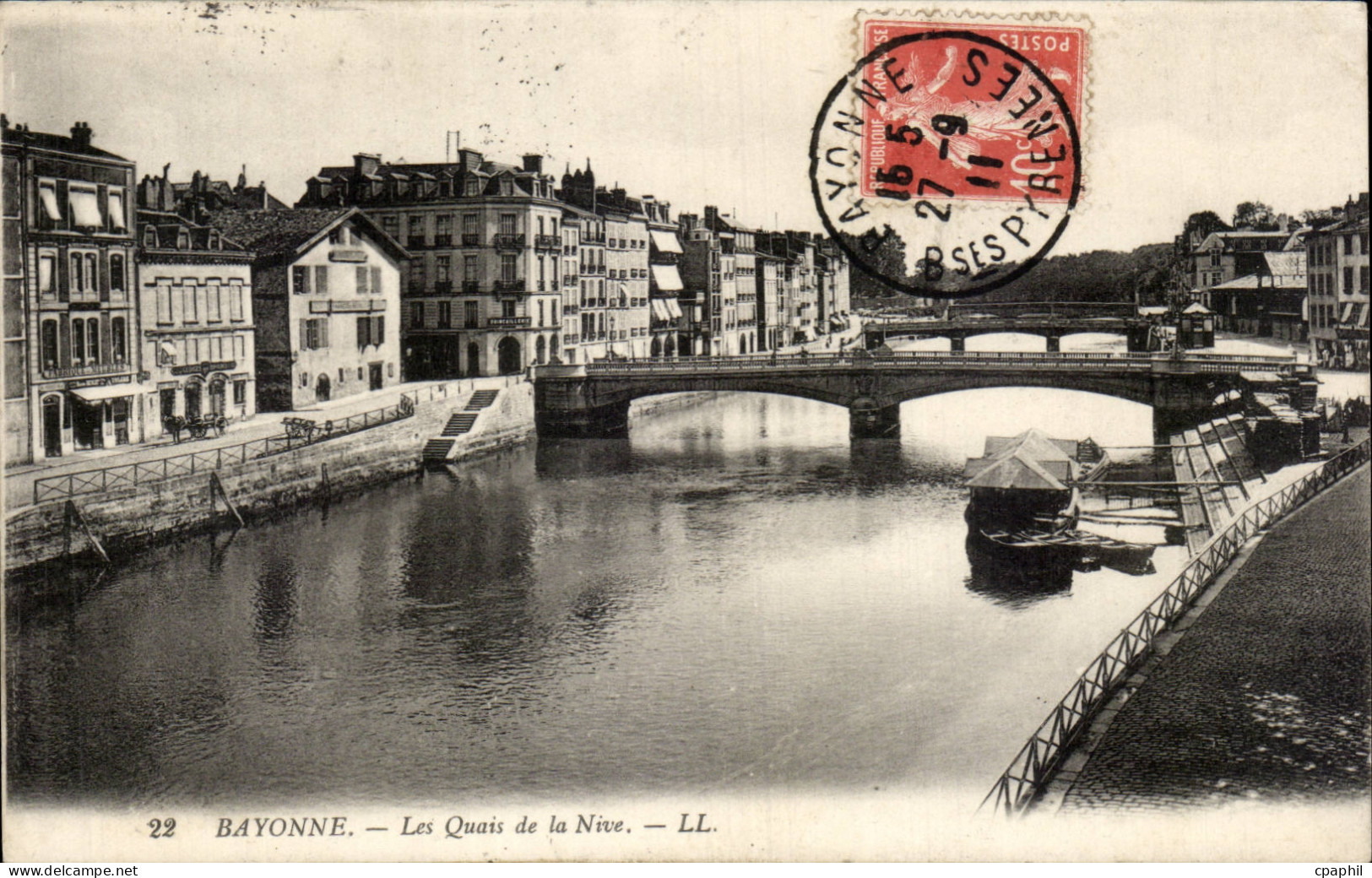CPA Bayonne Les quais de la Nive