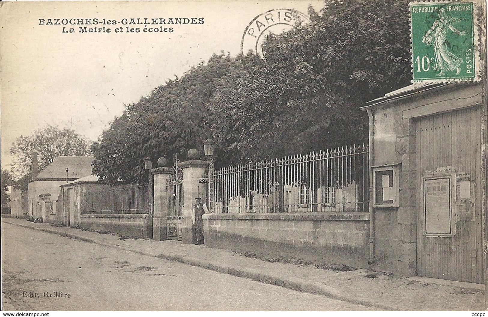 CPA Bazoches-les-Gallerandes Mairie et les écoles