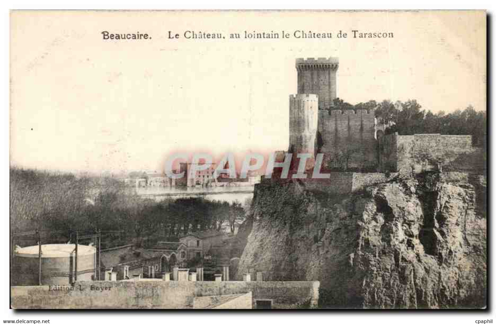CPA Beaucaire Le chateau au lointain le chateau de Tarascon