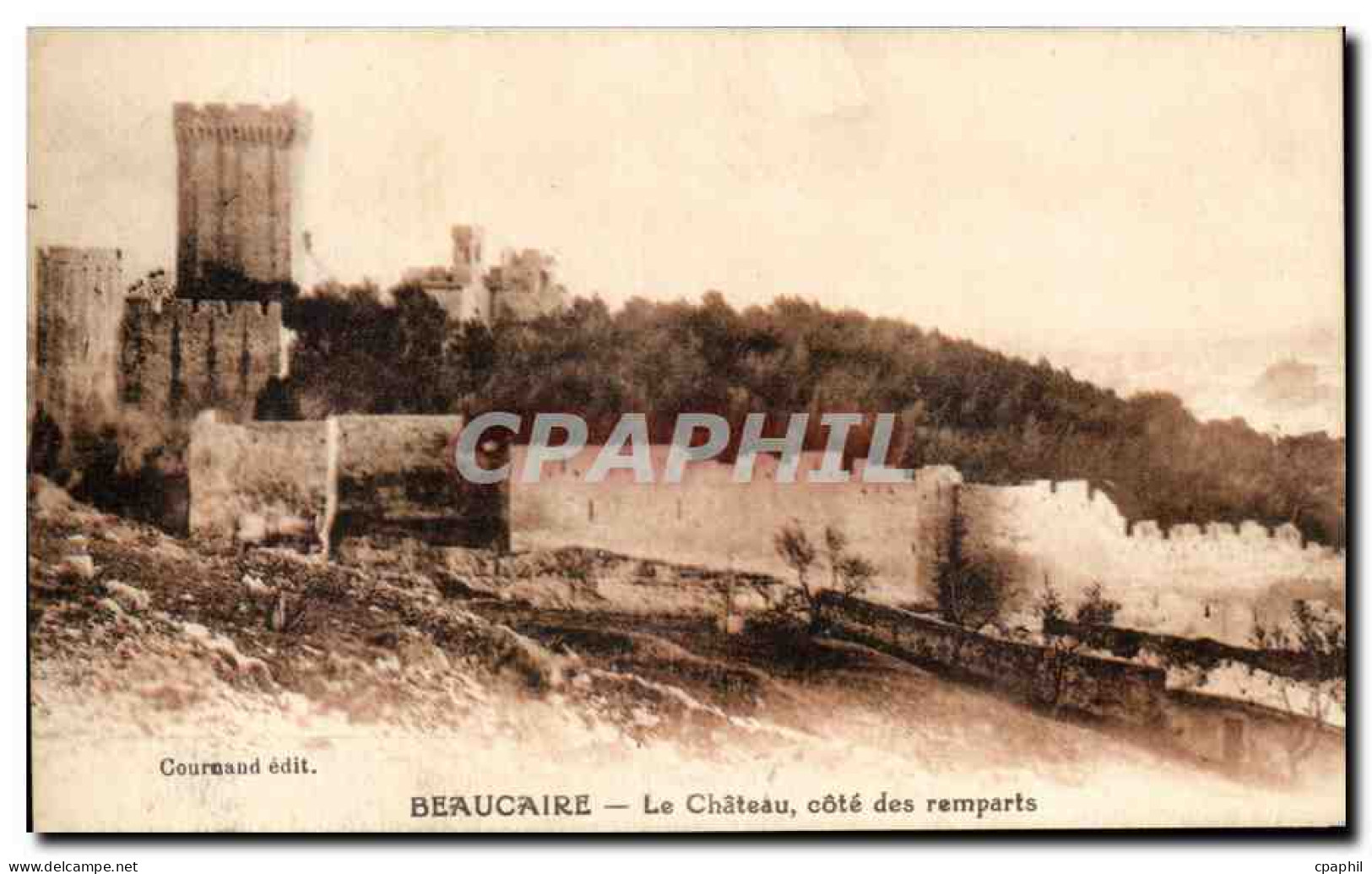 CPA Beaucaire Le Chateau cotes des remparts