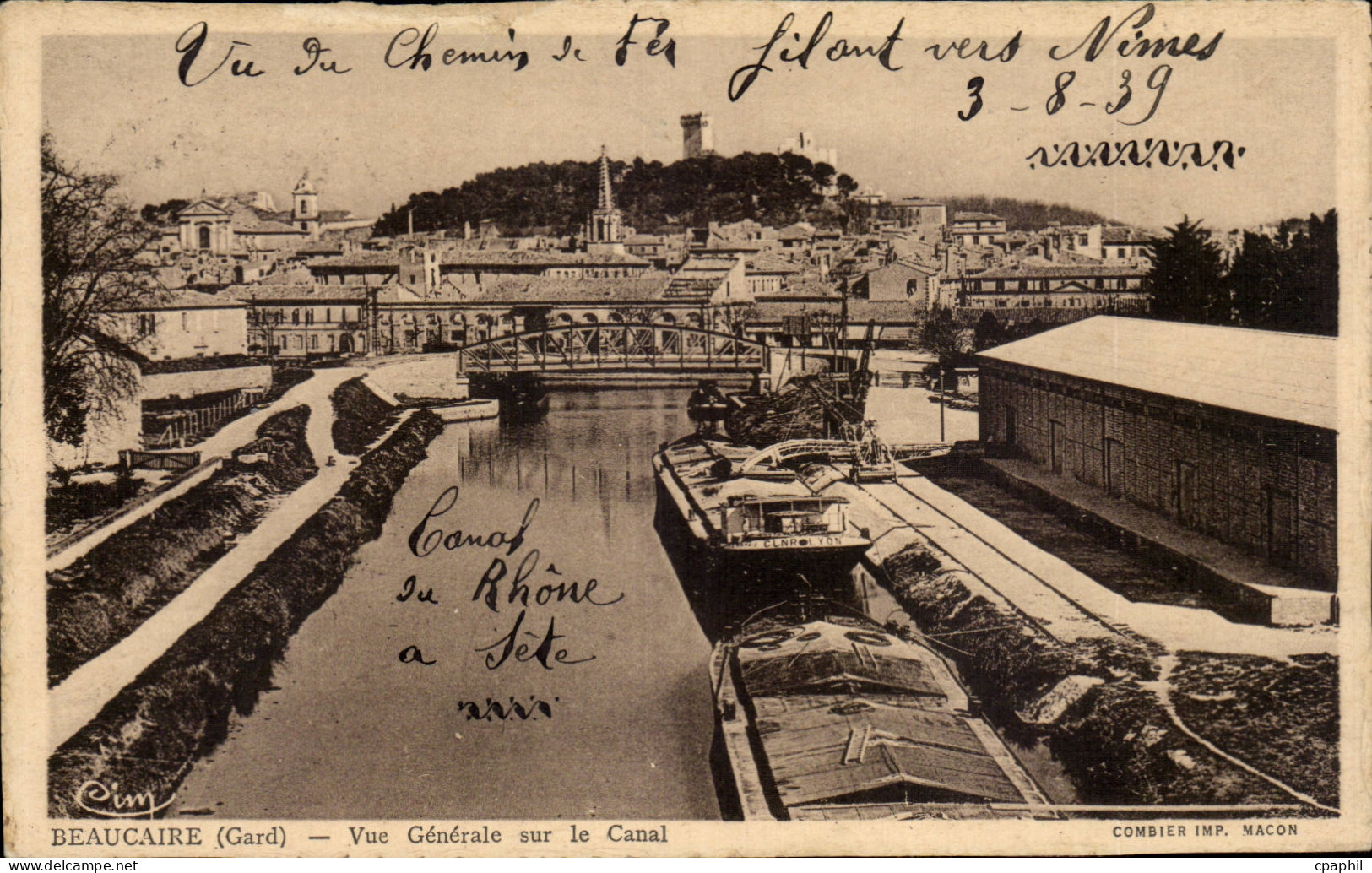 CPA Beaucaire Vue generale sur le canal