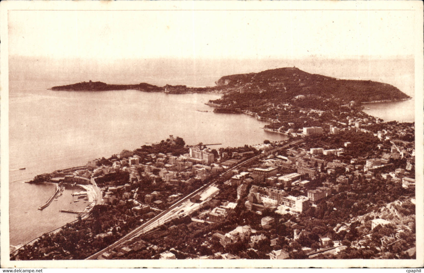 CPA Beaulieu sur mer et le cap Ferrat vu de la route de a moyenne corniche