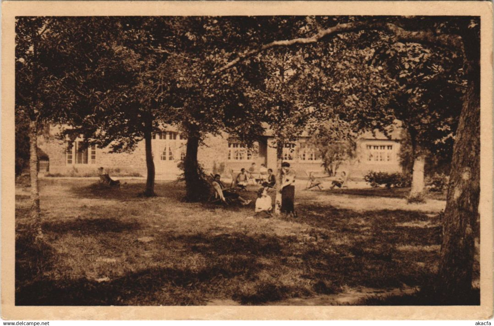 CPA BEAUMESNIL - Sous les pommiers (160576)