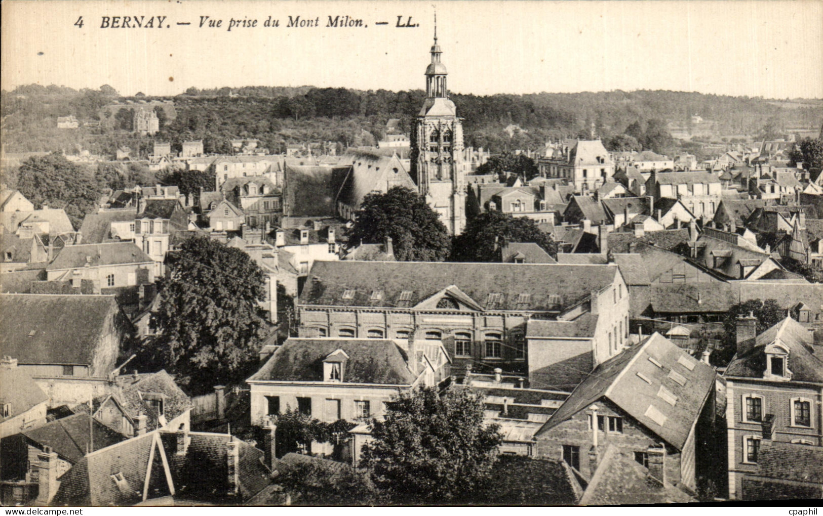 CPA Bernay Vue prise du Mont Milon