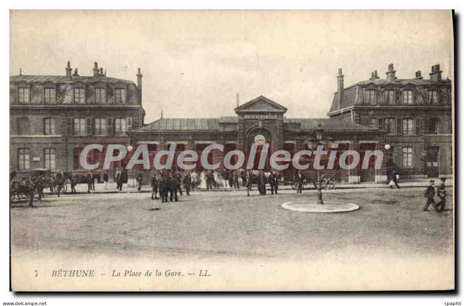 CPA Bethune La Place De La Gare