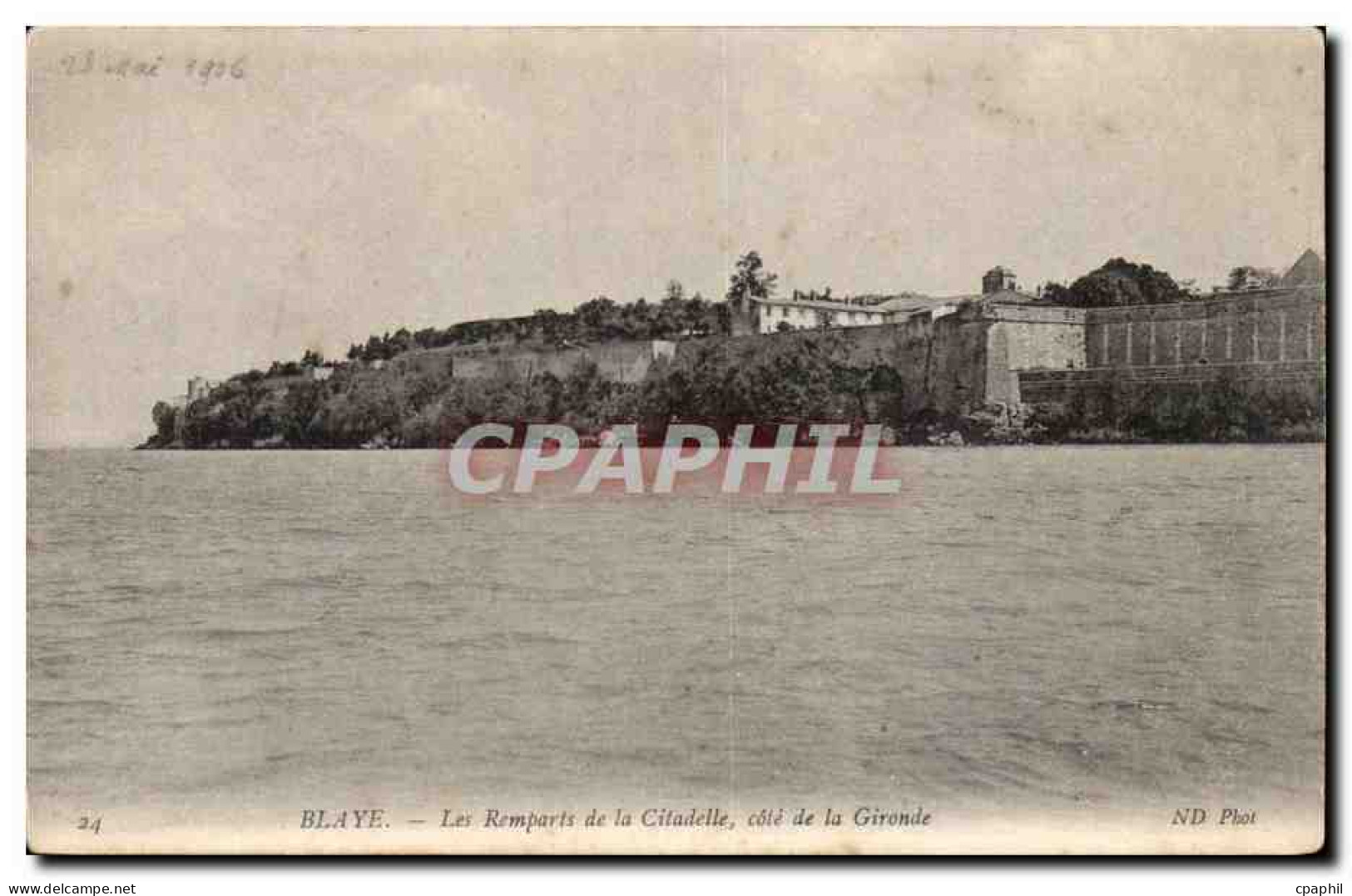 CPA Blaye Les remparts de la citadelle cote de la Gironde
