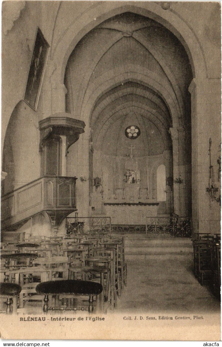 CPA BLENEAU - Int. de l'Église (357536)