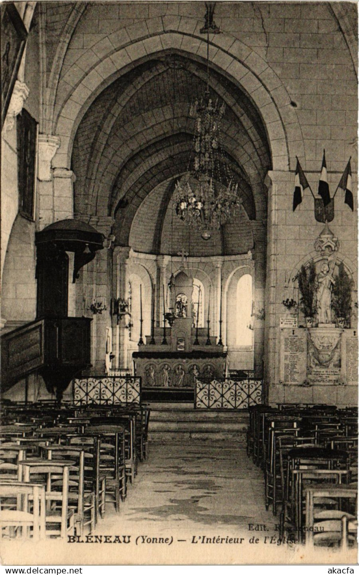 CPA BLENEAU - L'Int. de l'Église (357537)
