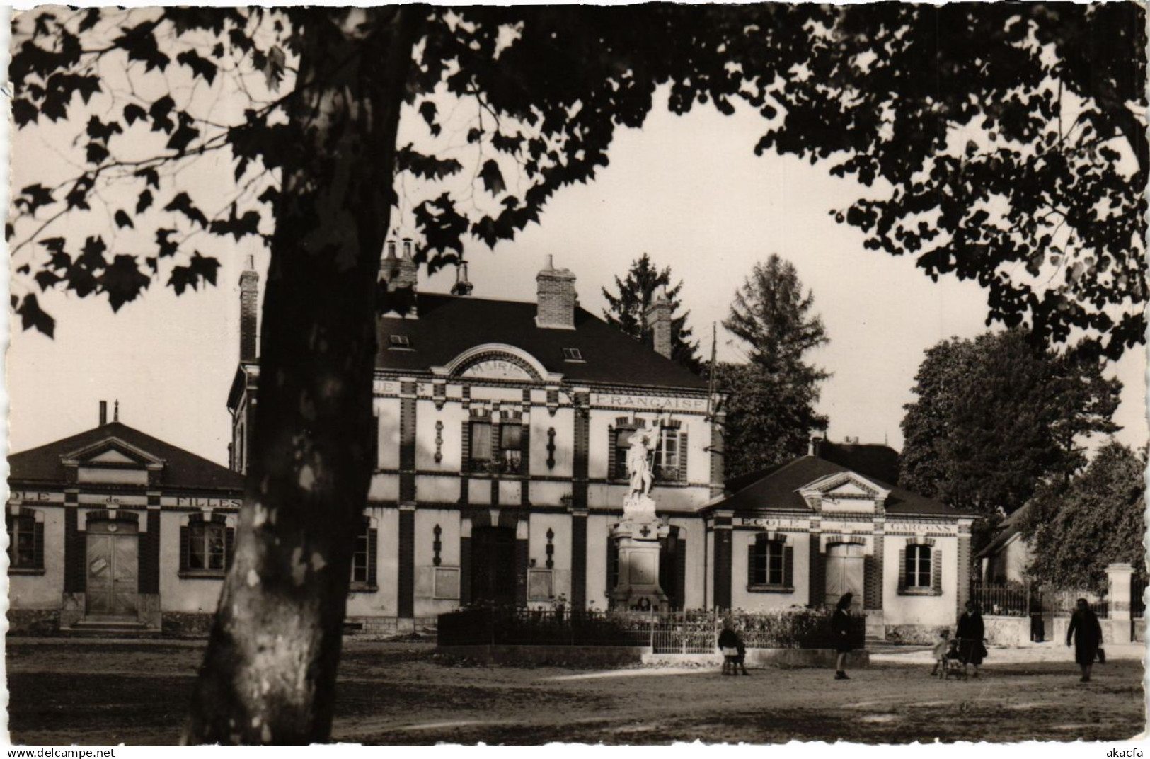 CPA BLENEAU - Place de la Mairie (358050)