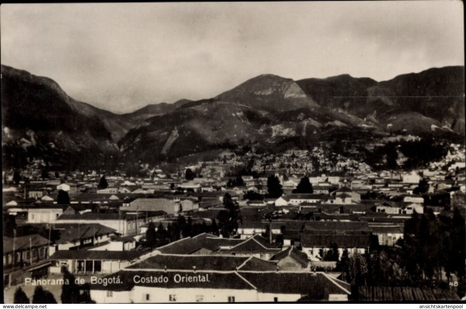 CPA Bogotá Kolumbien, Panorama von östliche Seite, Berge im Hintergrund, Stadtansicht