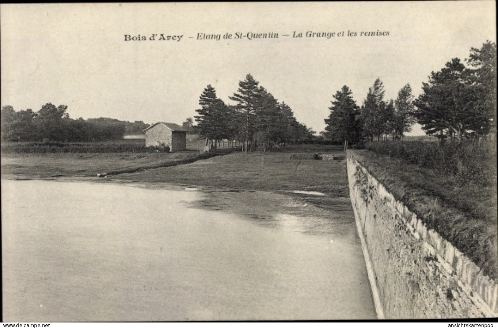 CPA Bois d'Arcy Yvelines, Etang de St Quentin, La Grange et les remises