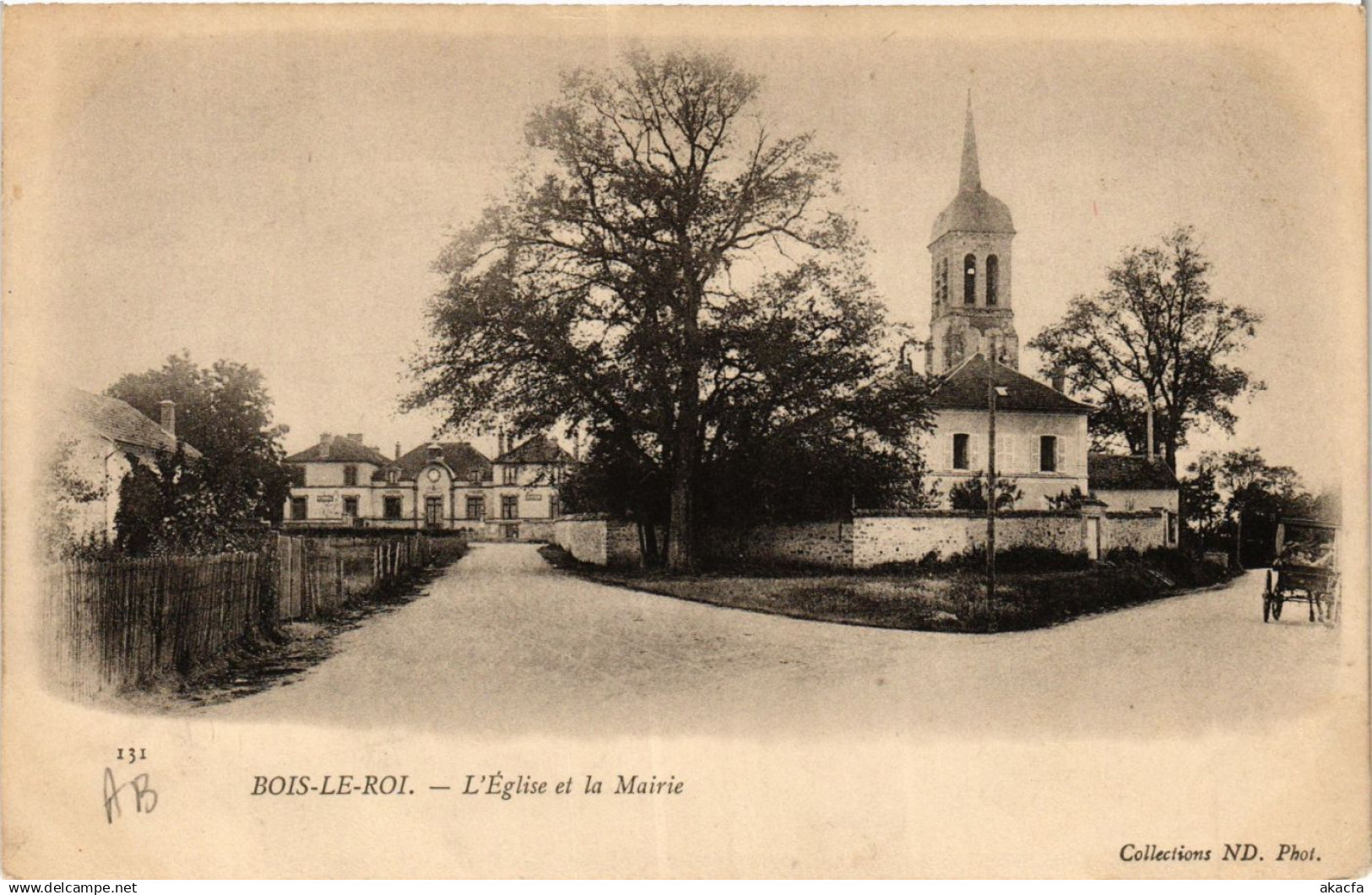 CPA BOIS-le-ROI - L'Église et la Mairie (436066)