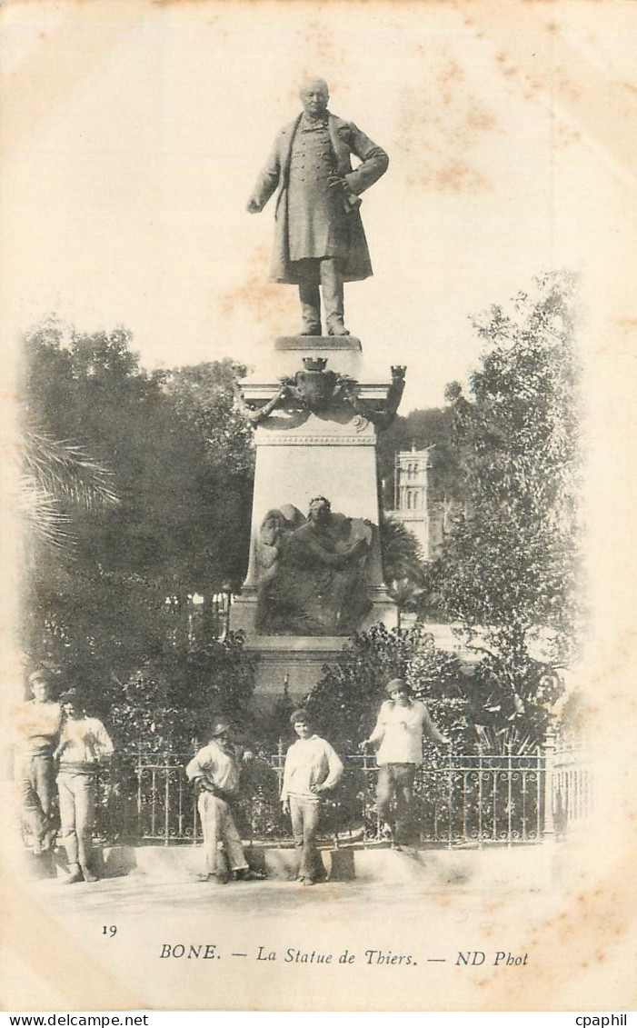 CPA Bone La Statue de Thiers