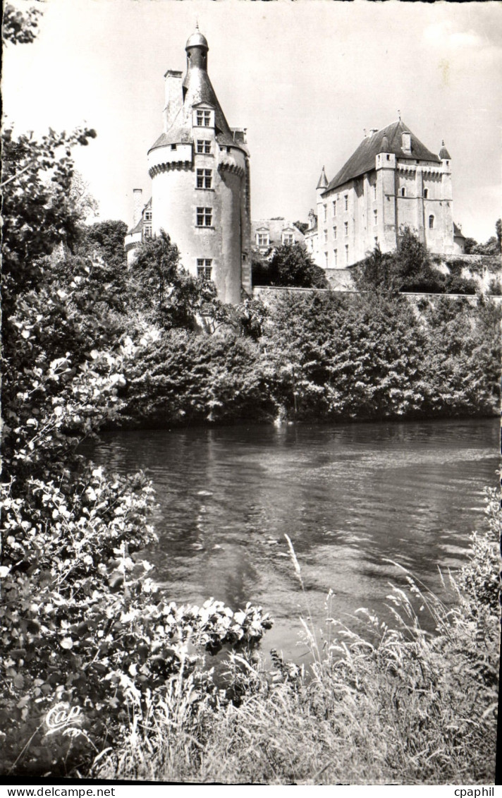 CPA Bonnes le Chateau de Touffou entre Chatellerault et Chauvigny