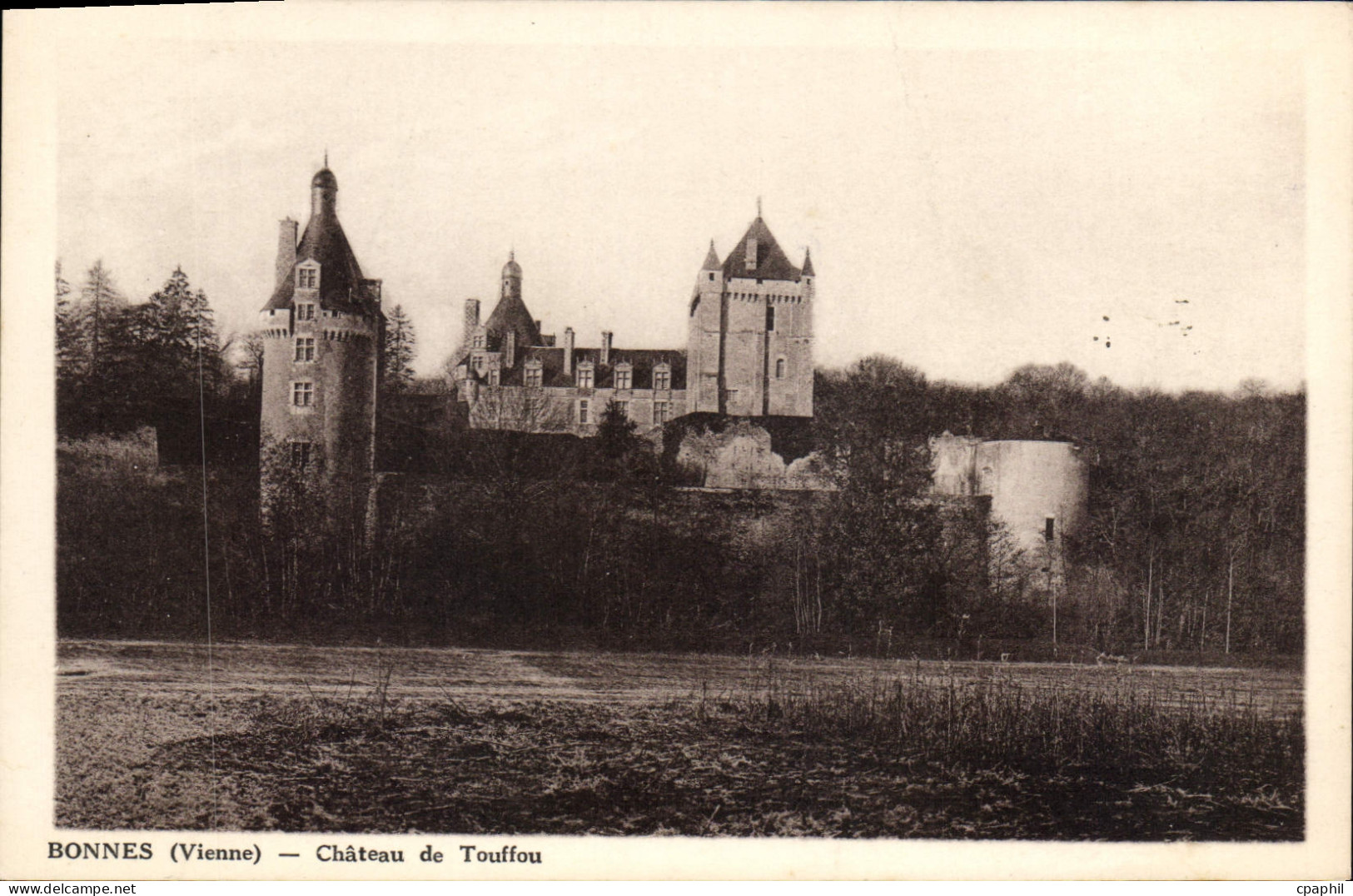 CPA Bonnes (Vienne) Chateau de Touffou