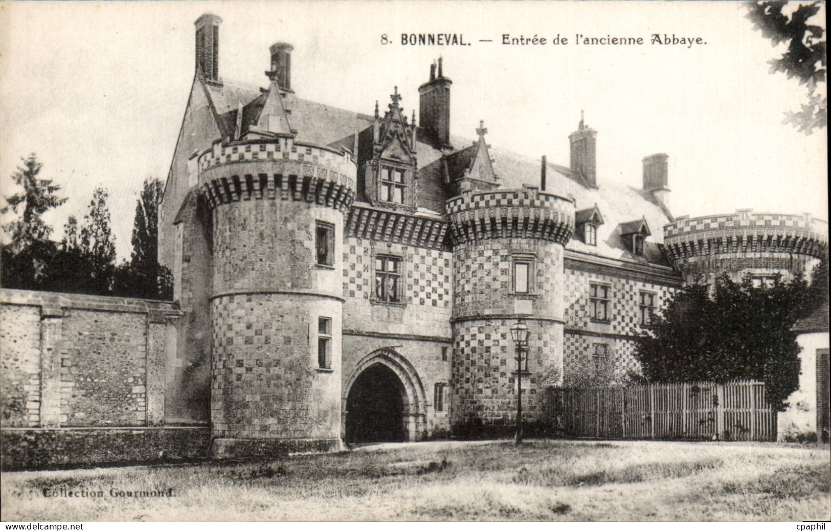 CPA Bonneval Entree de l'ancienne abbaye