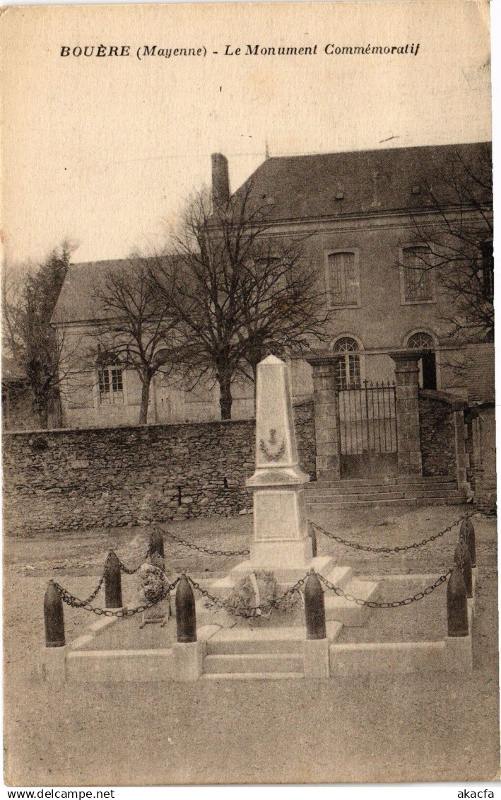 CPA Bouere - Le monument (191098)