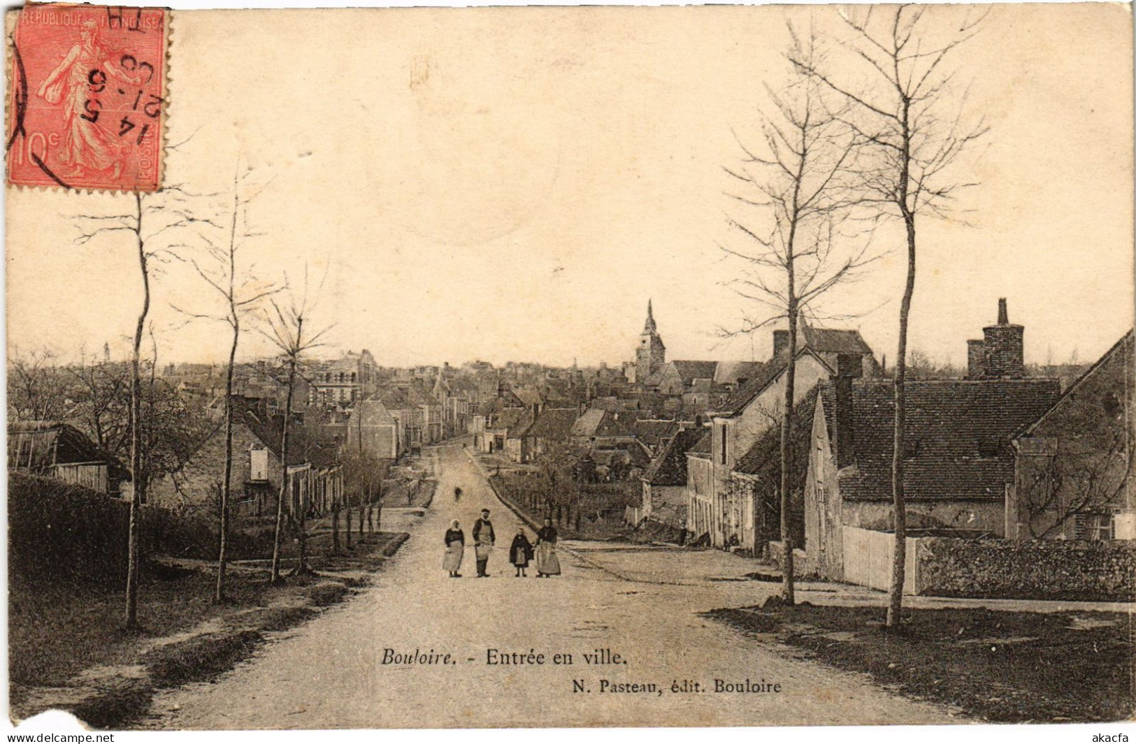 CPA Bouloire Entree en Ville FRANCE (1451255)
