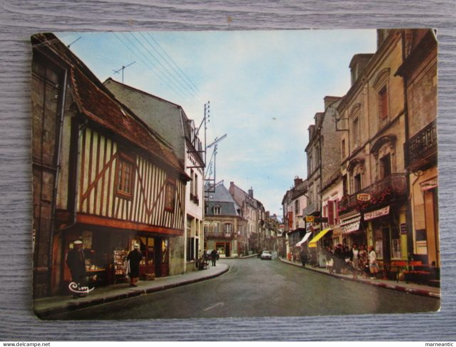 Cpa Bourbon- L'Archambault (03) rue Achille Allier