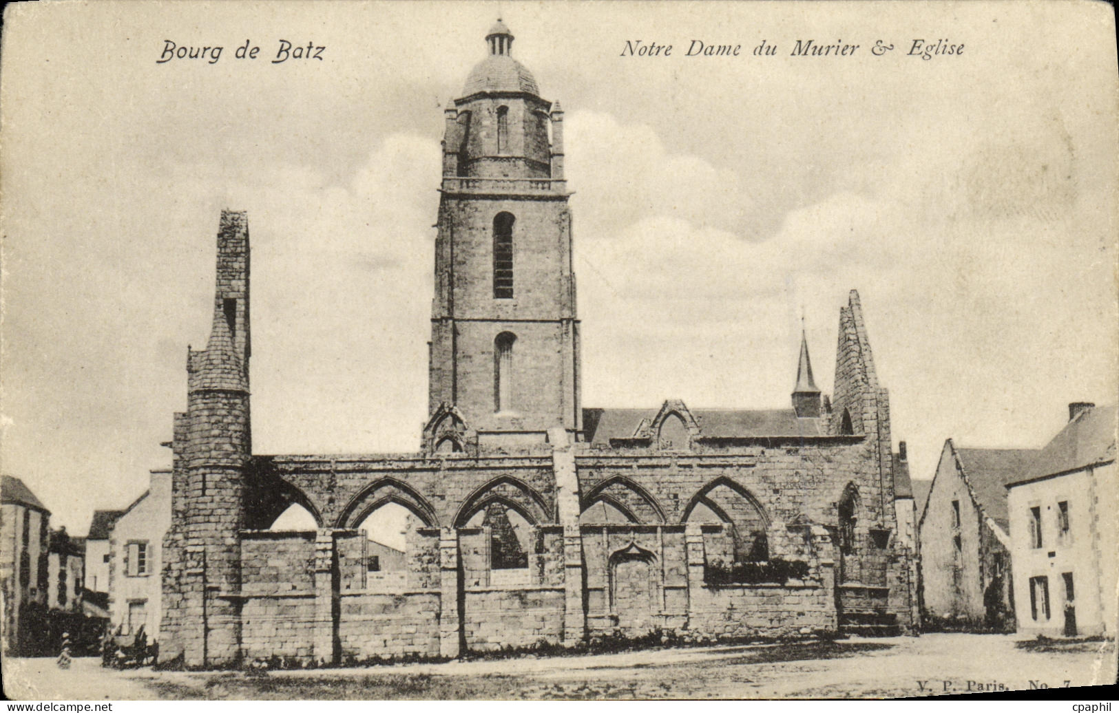 CPA Bourg De Batz Notre Dame du Murier et Eglise