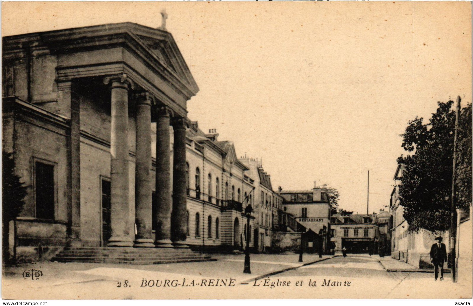 CPA Bourg la Reine Eglise et la Mairie (1314725)