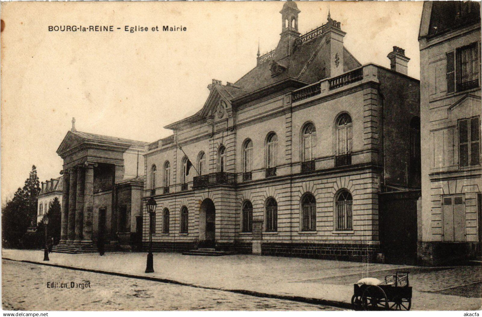 CPA Bourg la Reine Eglise et la Mairie (1314735)