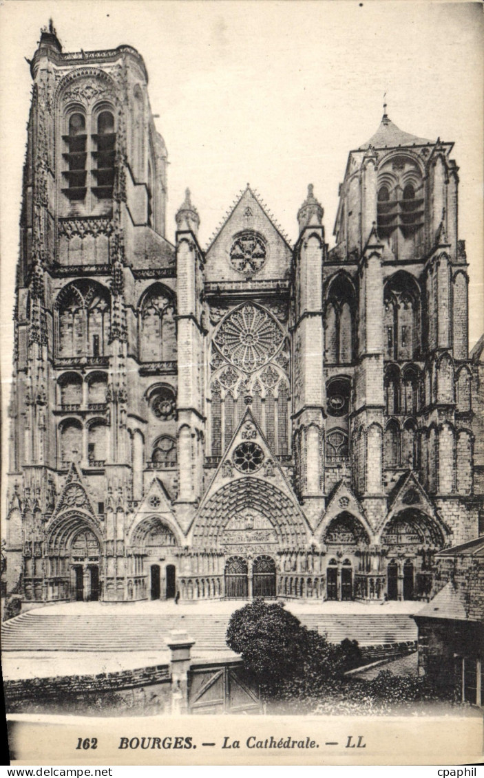 CPA Bourges La Cathedrale