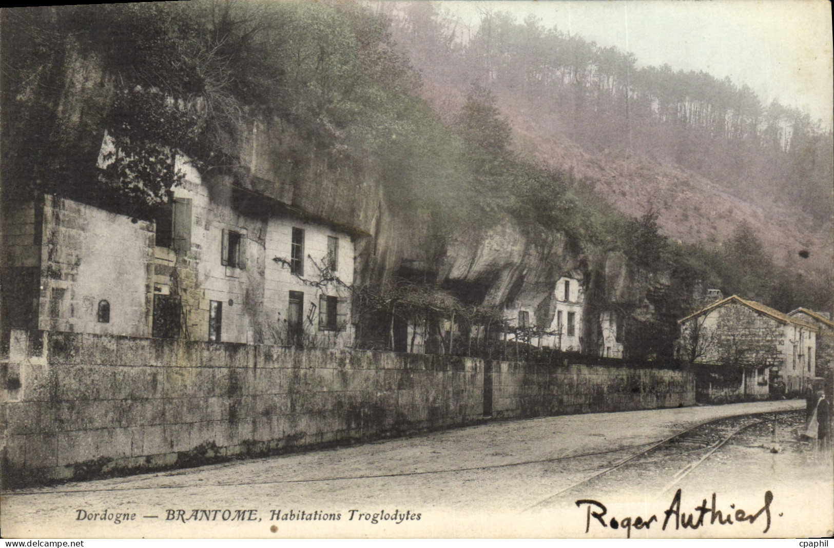 CPA BRANTOME habitations troglodytes