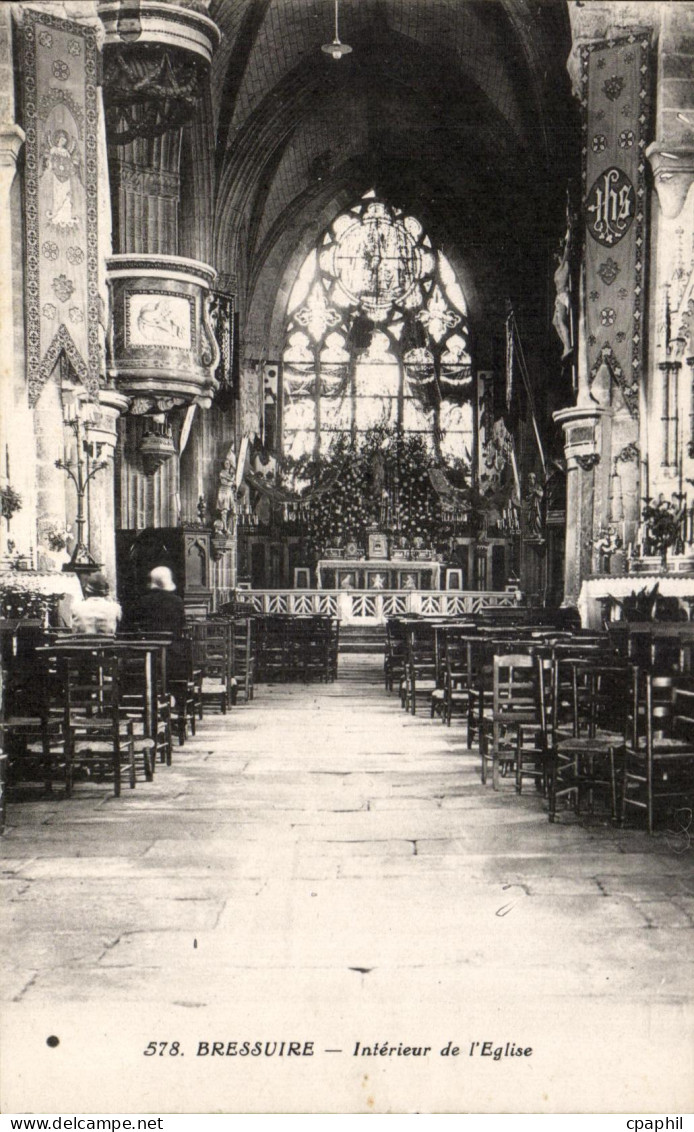 CPA Bressuire Interieur de l Eglise
