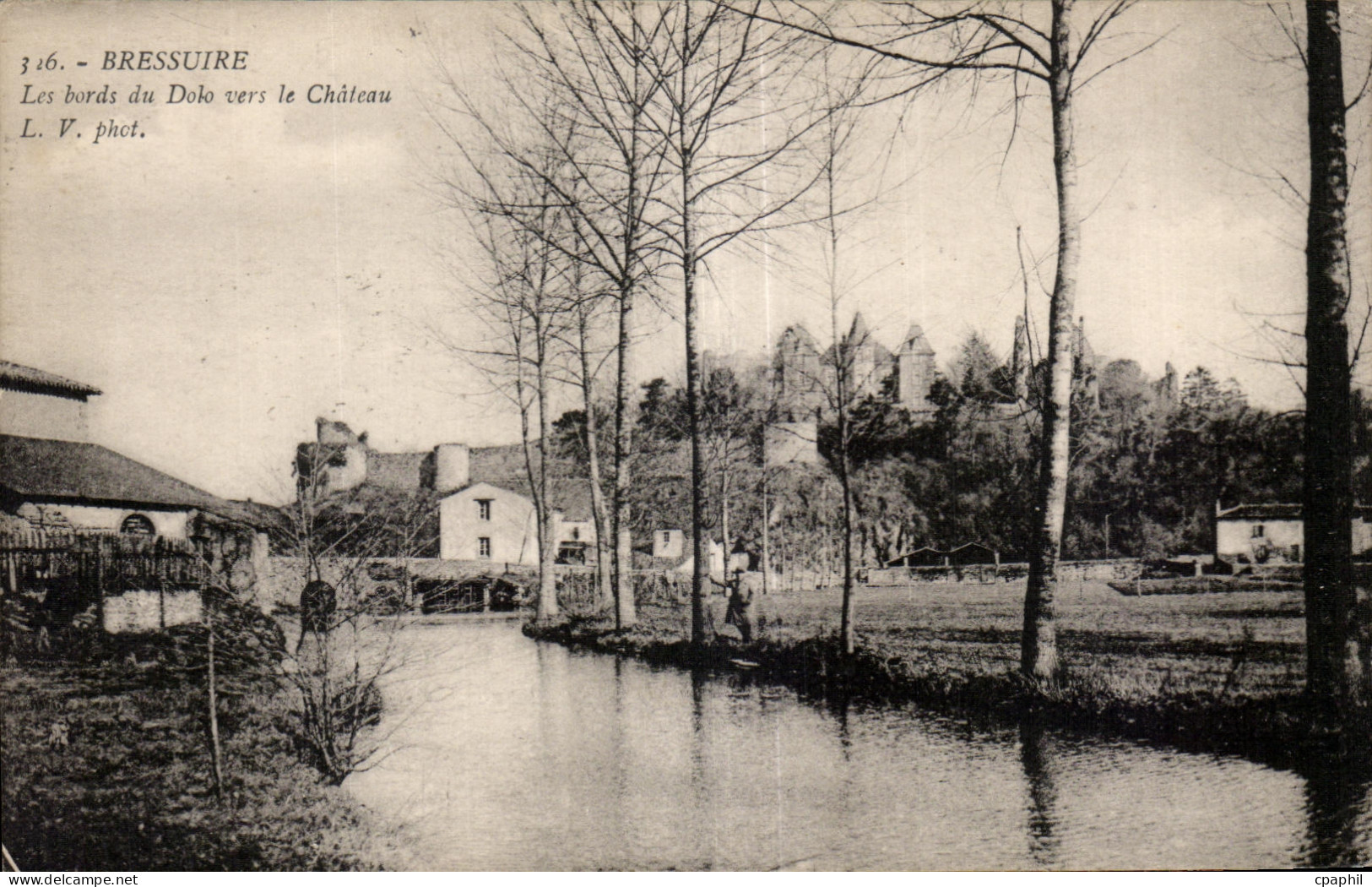 CPA Bressuire Les bords du Dolo vers le Chateau
