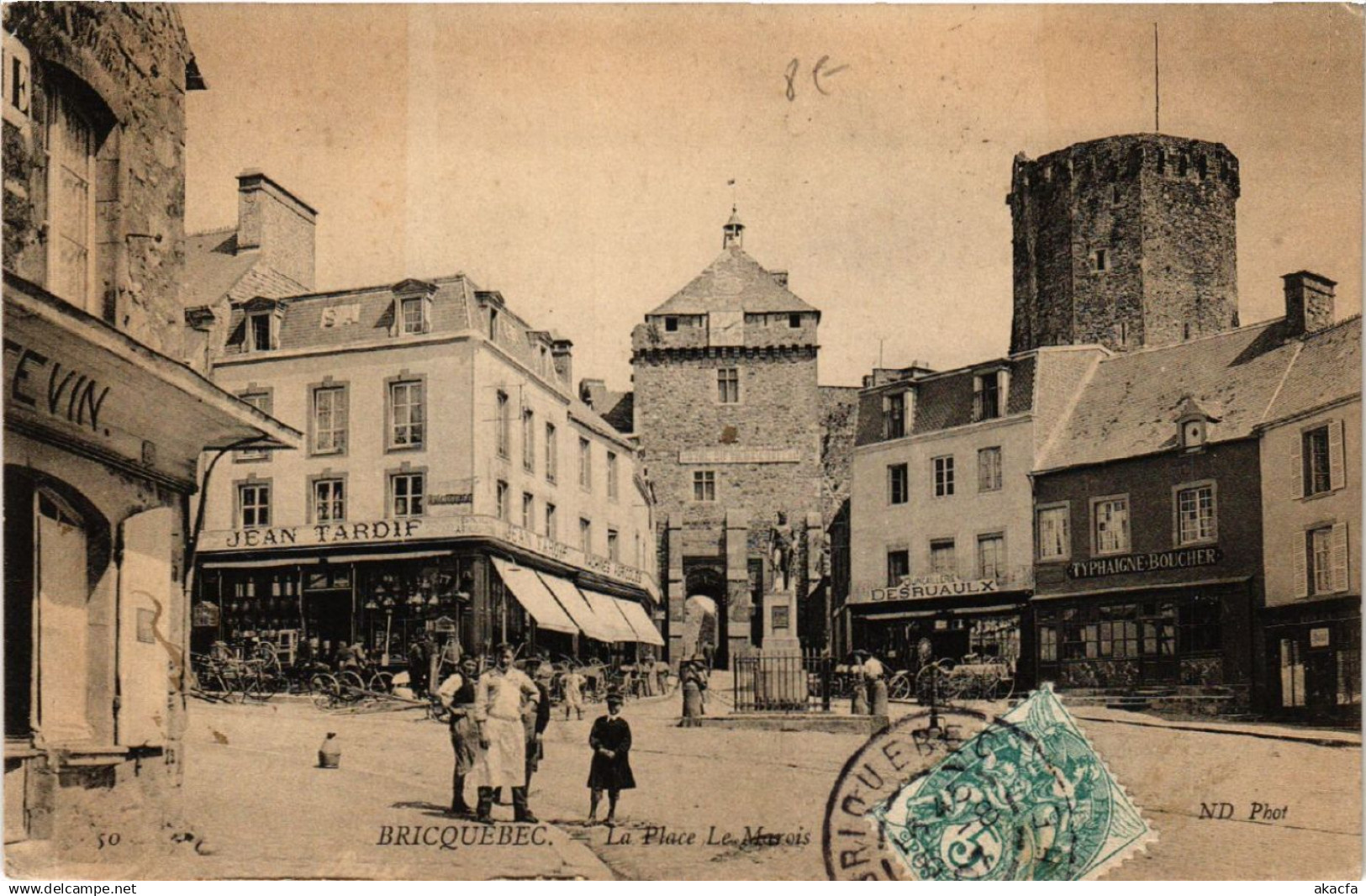 CPA BRICQUEBEC - La Place - Le Marois (632939)