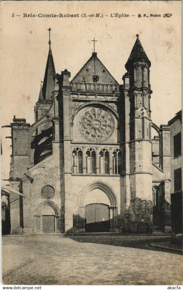 CPA Brie-Comte-Robert L'Eglise FRANCE (1101108)