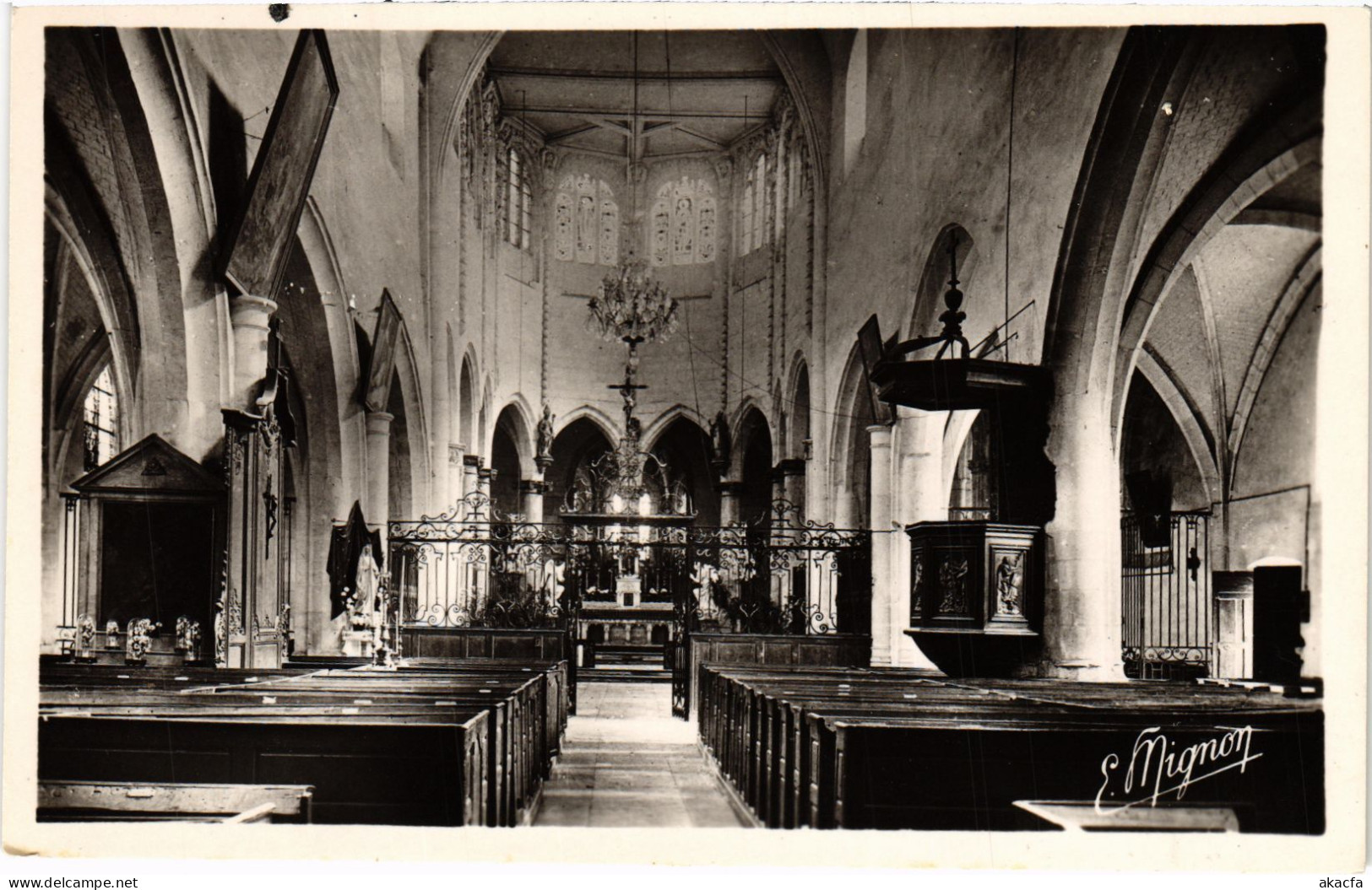 CPA Brienon-sur-Armancon Interieur de l'Eglise FRANCE (1451779)