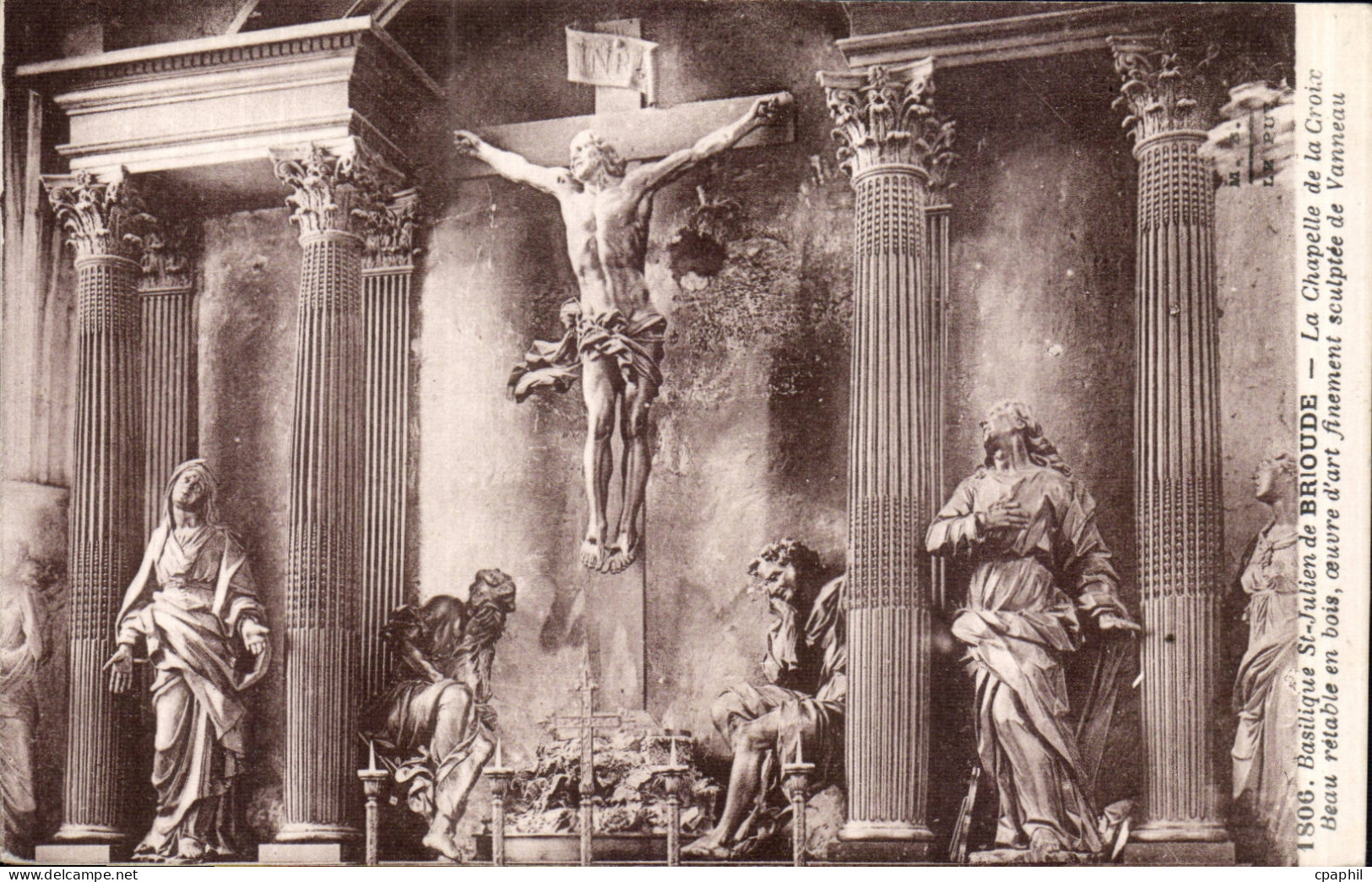 CPA Brioude Basilique St Julien de Brioude La chapelle de la Croix Beau retable en bois