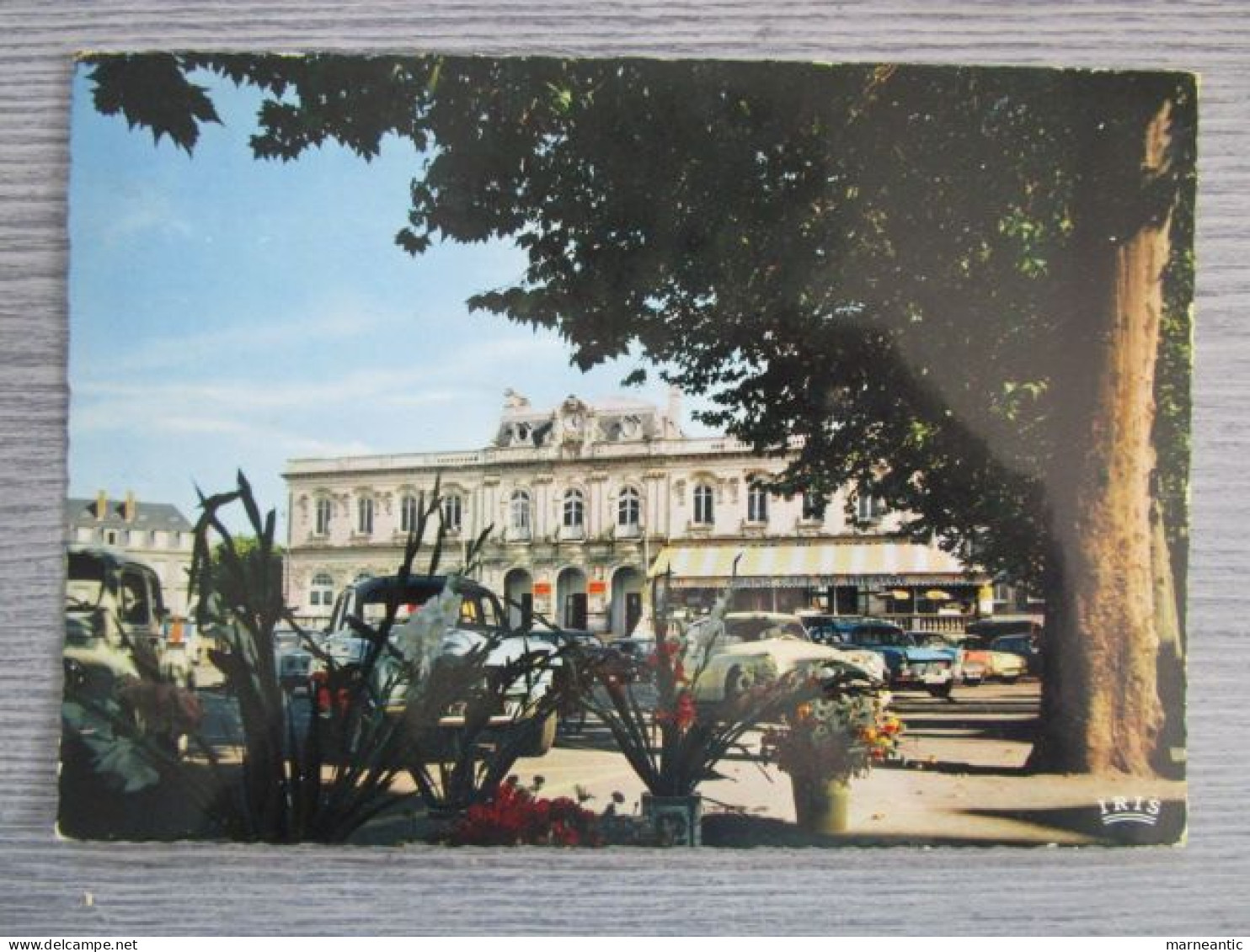 Cpa Brive la gaillarde (19) place Aristide Briand