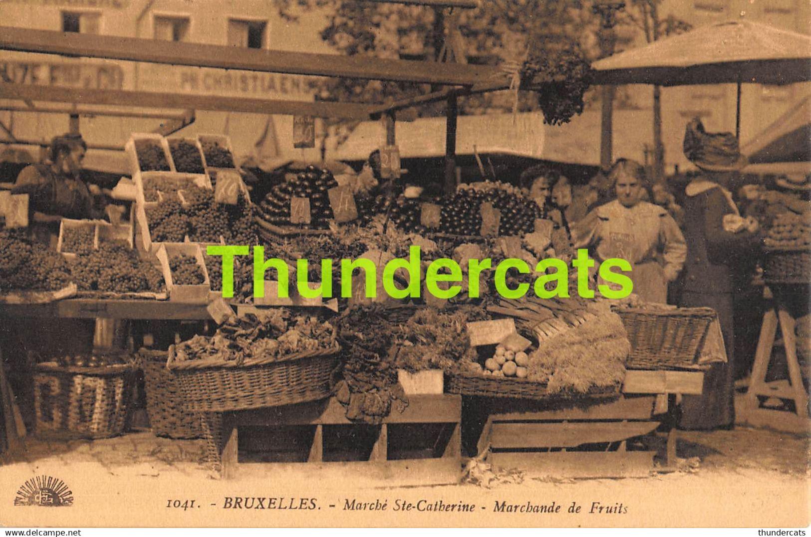 CPA BRUXELLES MARCHE STE CATHERINE MARCHANDE DE FRUITS