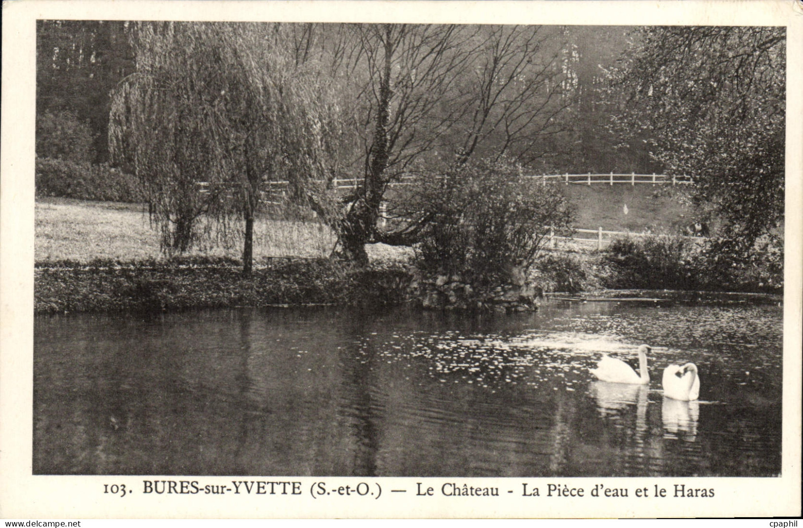 CPA Bures sur Yvette S et O le chateau la Piece d'eau et haras