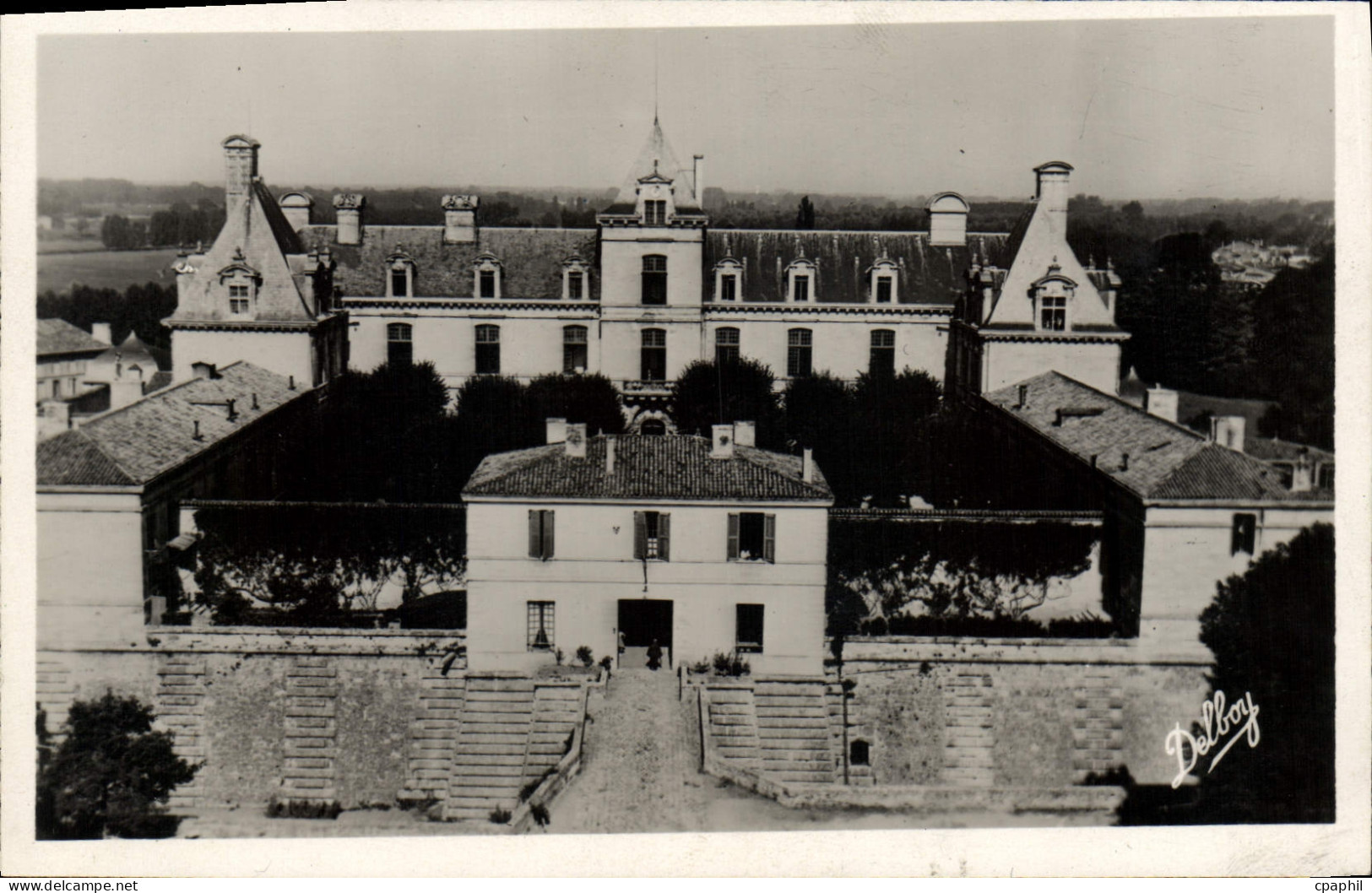 CPA Cadillac Chateau Des Ducs D'Epernon