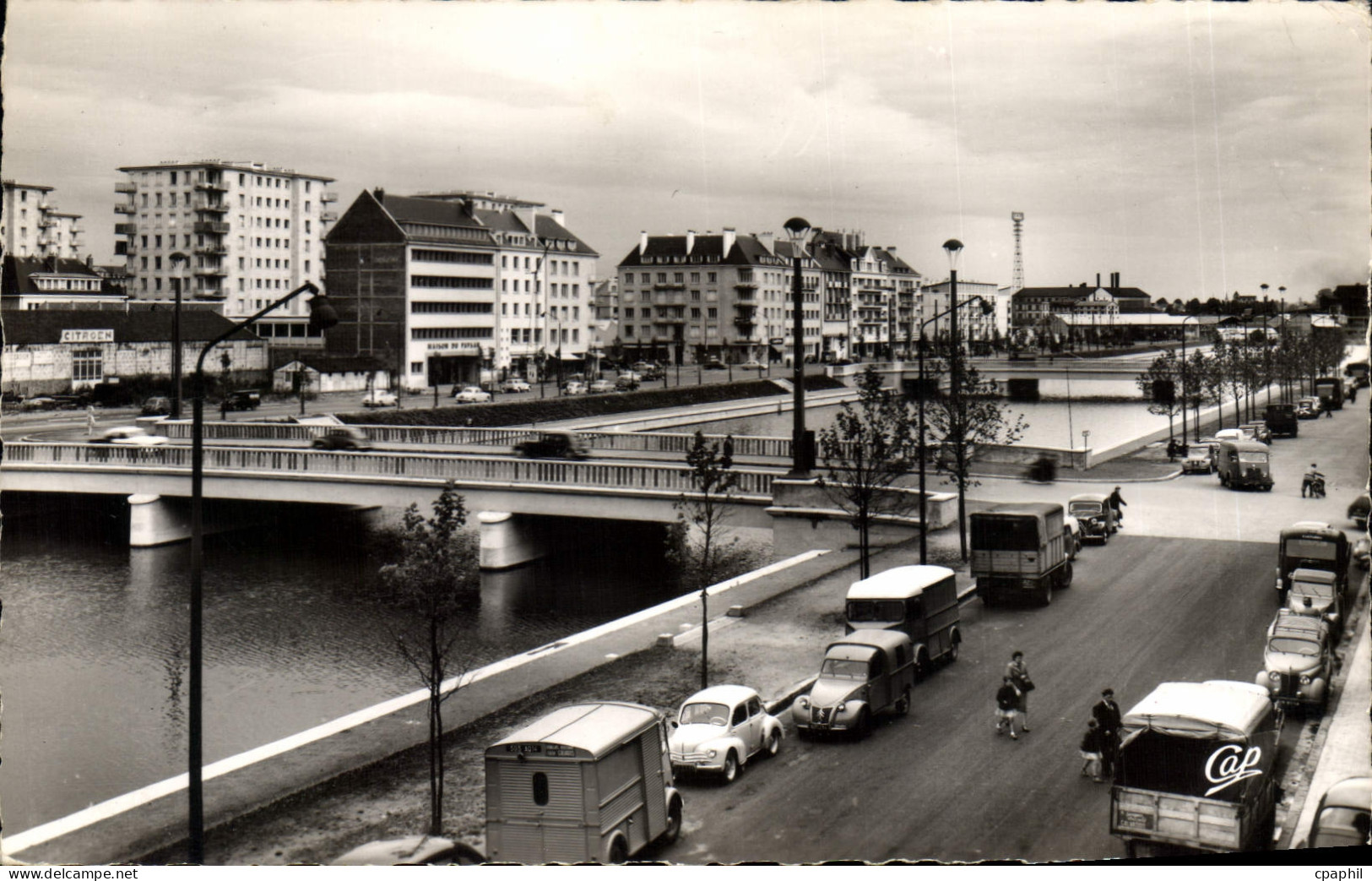 CPA Caen Les Quais