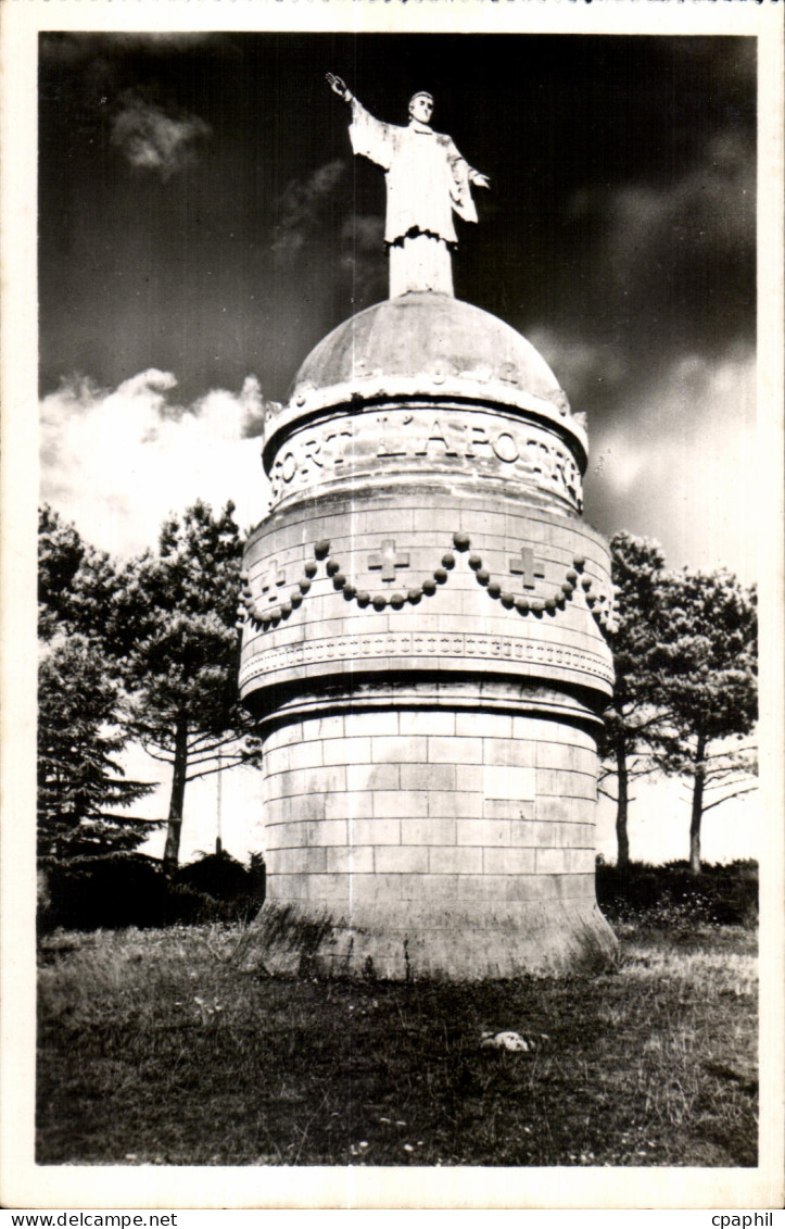 CPA Calvaire de Pontchateau (Loire Inf) La moulin du Montfort