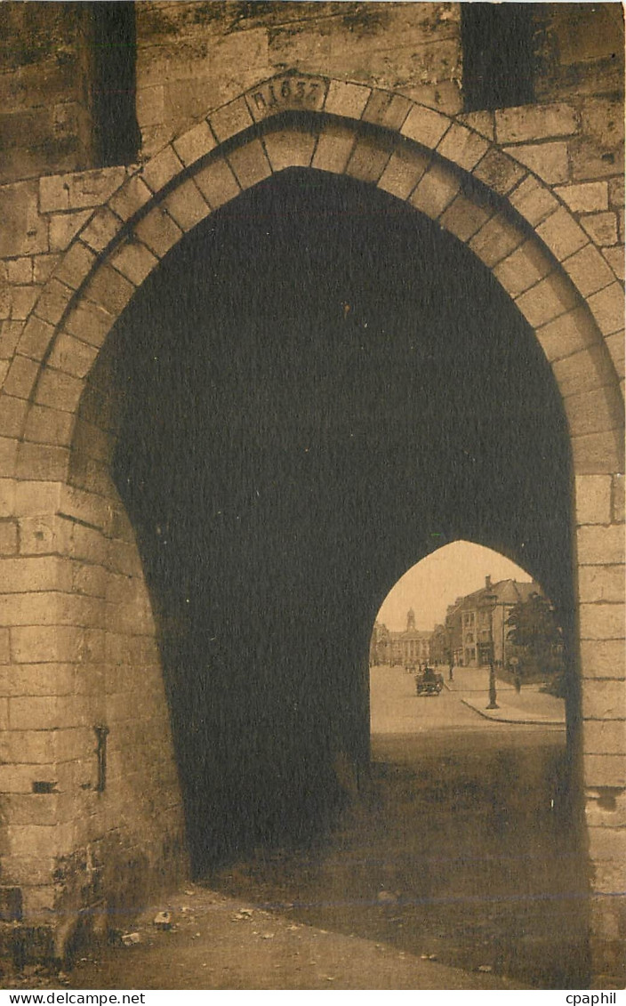 CPA Cambrai Porte de Paris