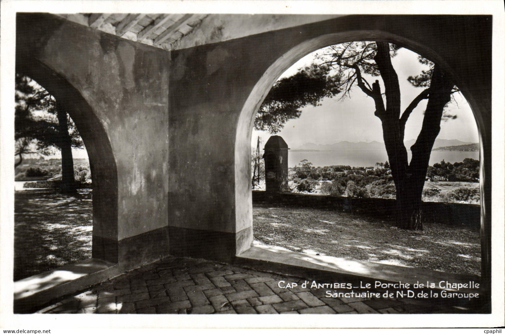 CPA Cap d'Antibes Le Porche De La Chapelle Sanctuaire De N D De La Garoupe