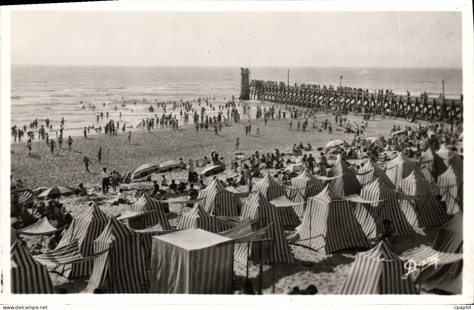 CPA Capbreton La Plage Et La Jetée