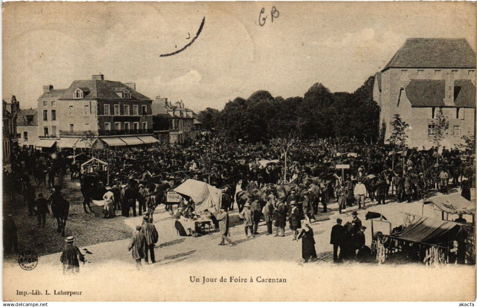 CPA CARENTAN - Un Jour de Foire a CARENTAN (633374)