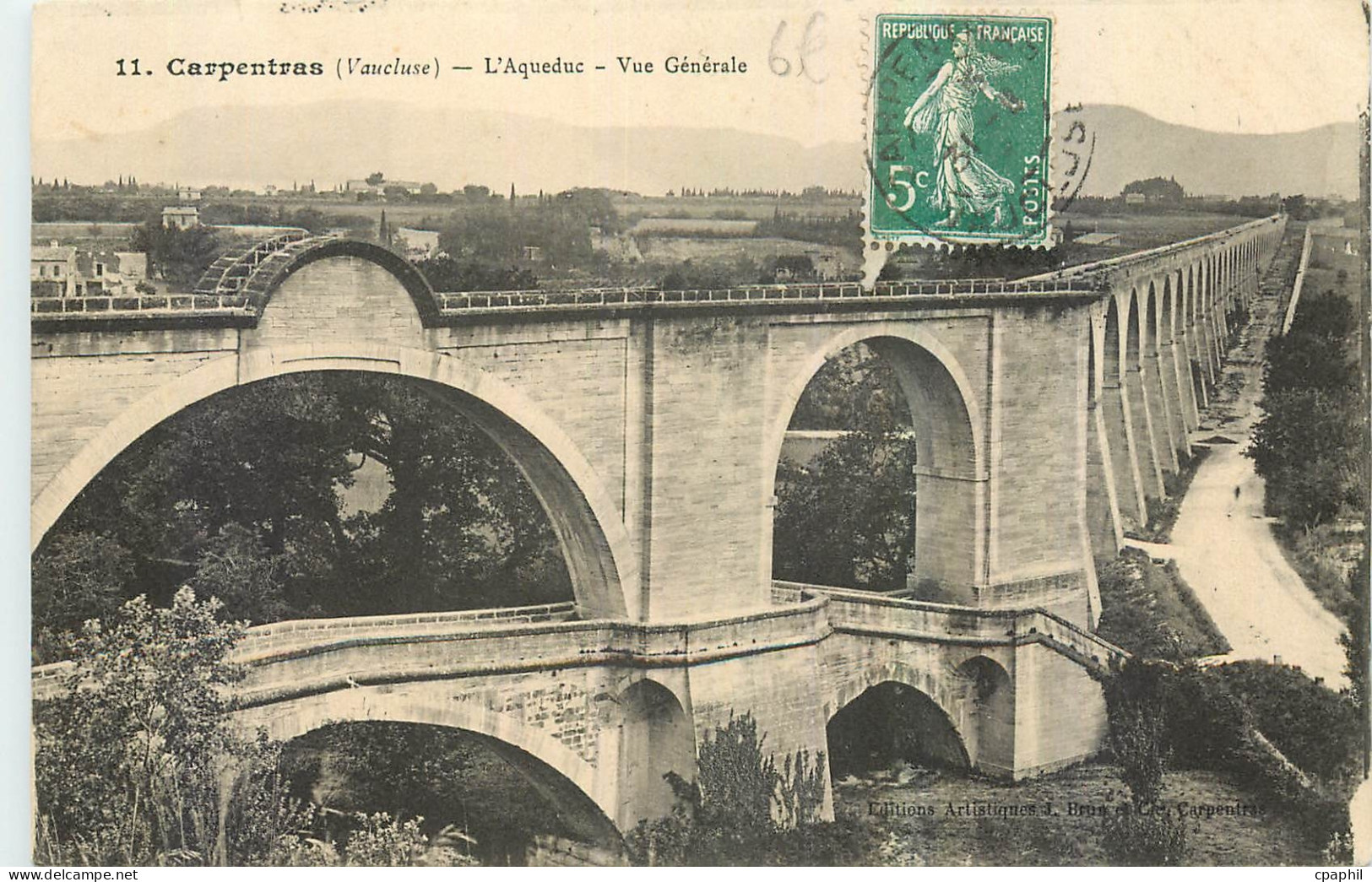 CPA Carpentras Vaucluse l'Aqueduc Vue generale