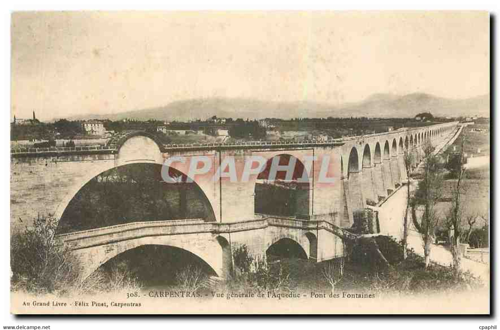 CPA Carpentras Vue generale de l'Aqueduc